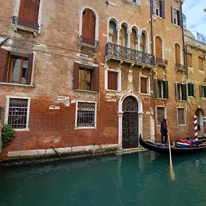 https://giglio-glasshouse.hotelslidodijesolo.com
